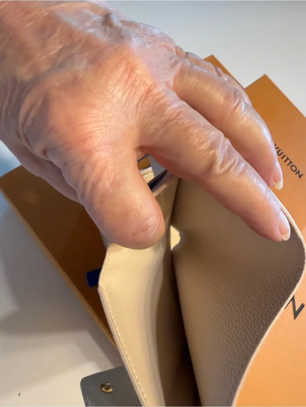 Louis Vuitton compact louis